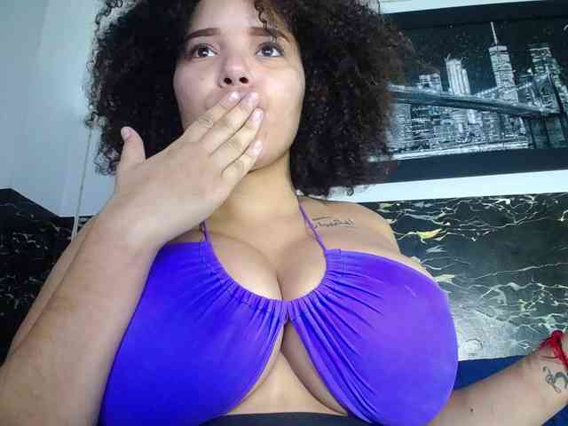 Bignaturalboobs webcam