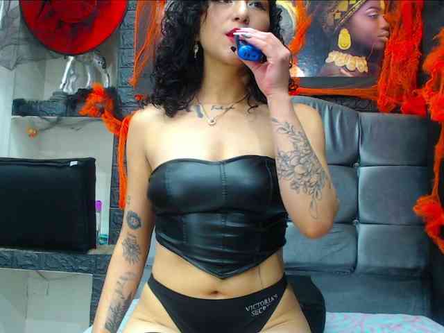 hot-and-fucking-girl webcam