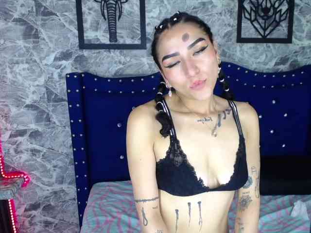 hot-and-fucking-girl webcam