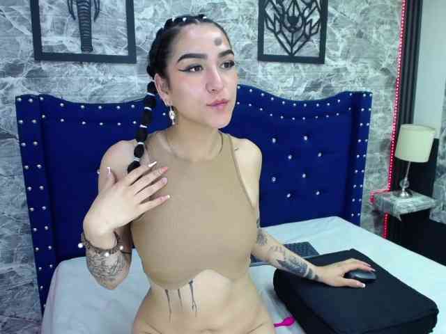 hot-and-fucking-girl webcam