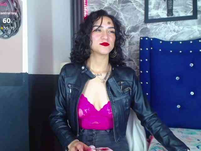 hot-and-fucking-girl webcam