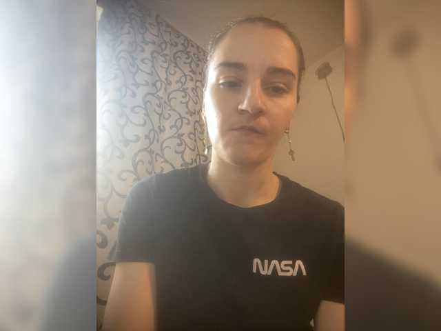 Myatom – webcam model profile photo