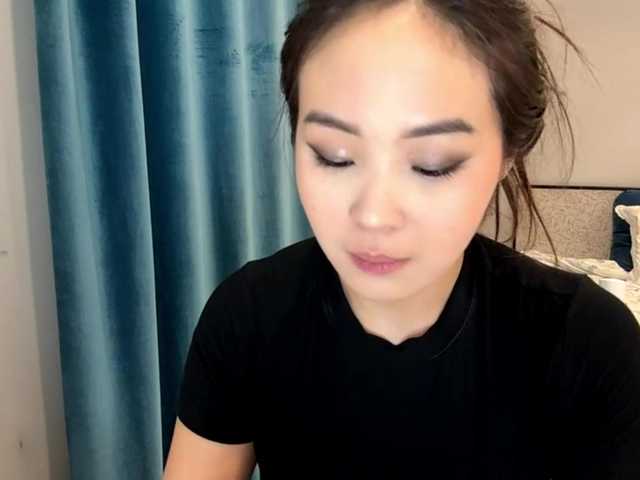 LatrishaAltigs live room