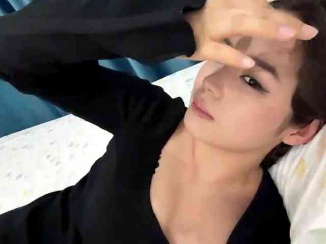 LatrishaAltigs webcam