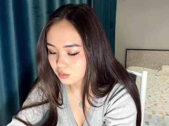 LatrishaAltigs webcam