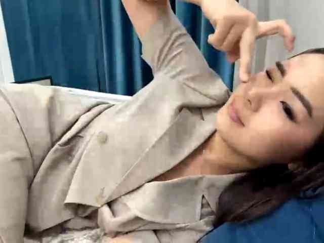 LatrishaAltigs webcam