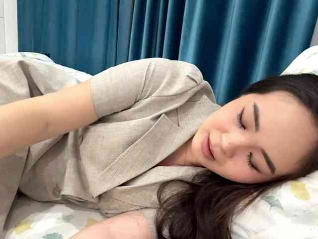 LatrishaAltigs webcam