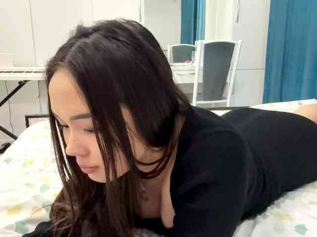 LatrishaAltigs webcam