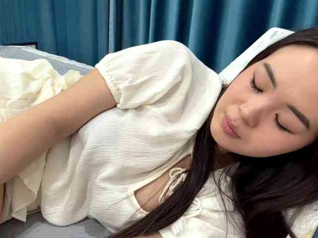 LatrishaAltigs webcam