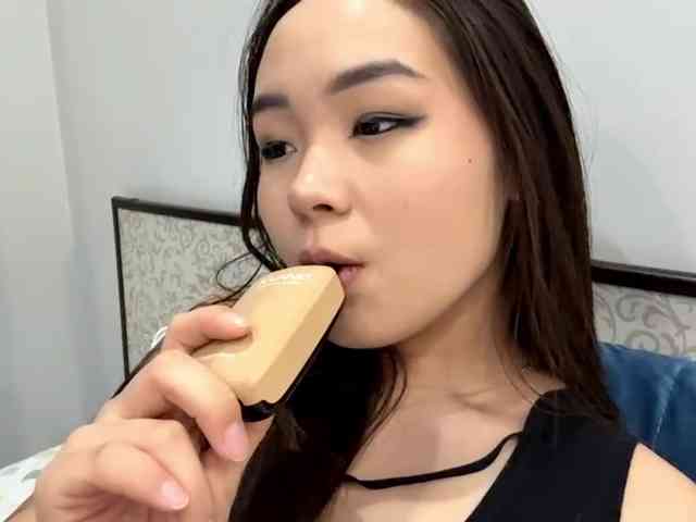 LatrishaAltigs webcam