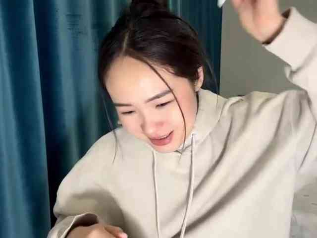 LatrishaAltigs webcam