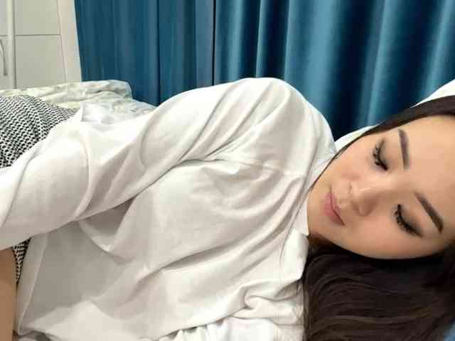 LatrishaAltigs webcam