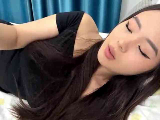 LatrishaAltigs webcam