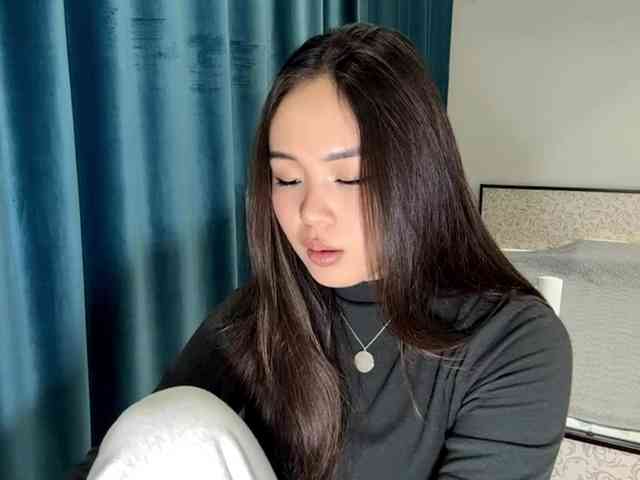 LatrishaAltigs webcam