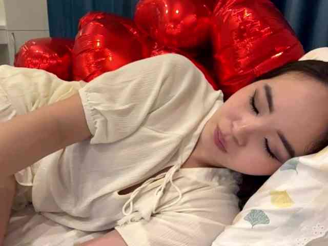 LatrishaAltigs webcam