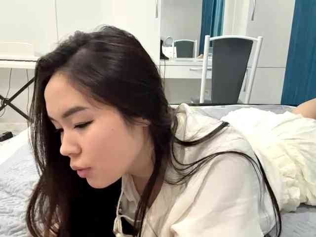 LatrishaAltigs webcam