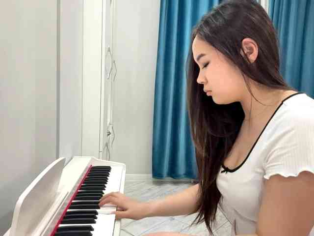 LatrishaAltigs webcam