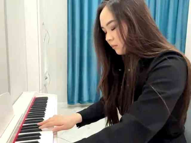 LatrishaAltigs webcam