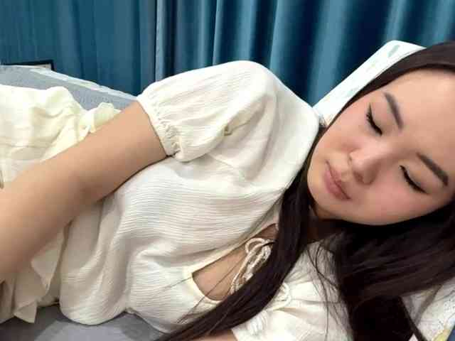 LatrishaAltigs webcam