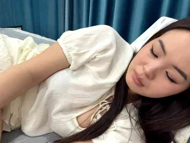 LatrishaAltigs webcam