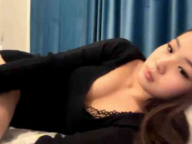 LatrishaAltigs webcam