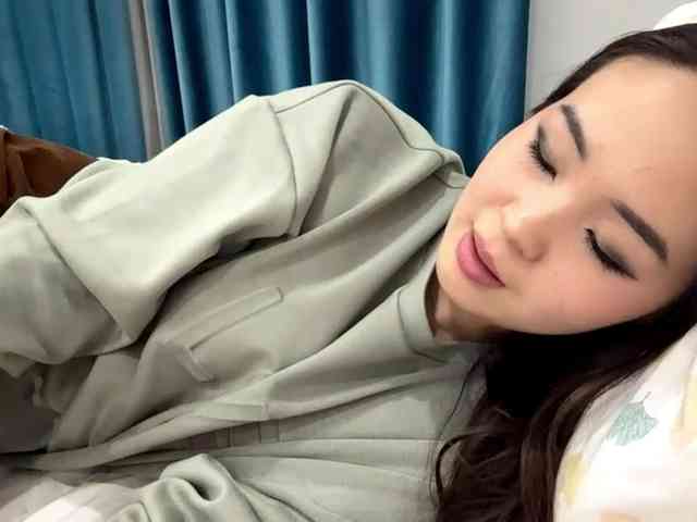 LatrishaAltigs webcam