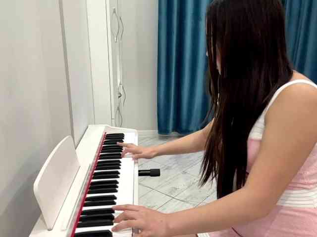 LatrishaAltigs webcam