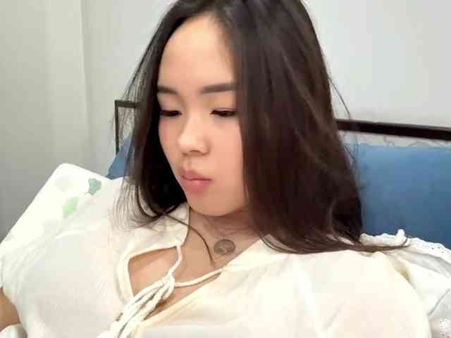 LatrishaAltigs webcam