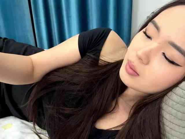 LatrishaAltigs webcam