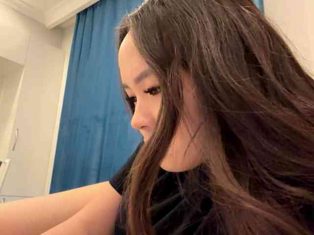 LatrishaAltigs webcam