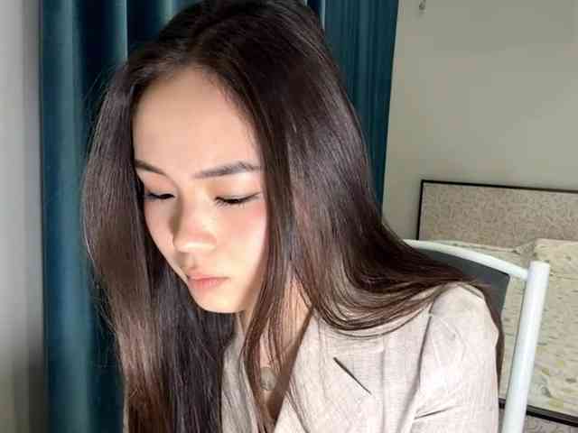 LatrishaAltigs webcam