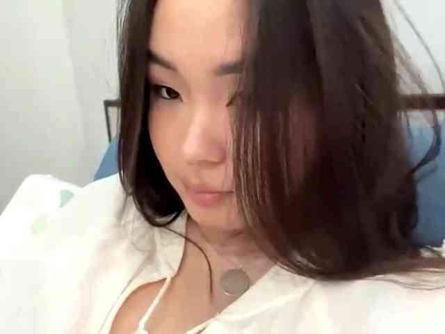 LatrishaAltigs webcam