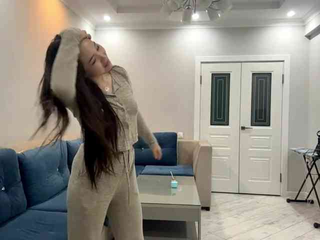 LatrishaAltigs webcam