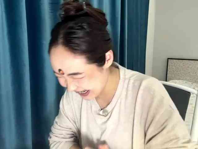 LatrishaAltigs webcam