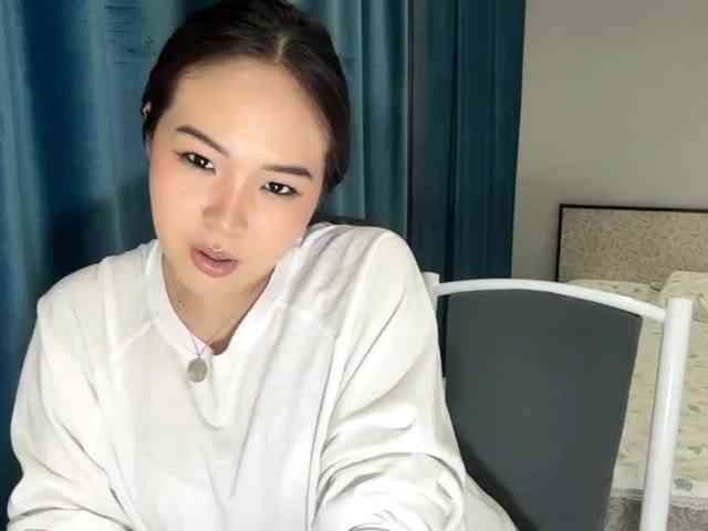 LatrishaAltigs webcam