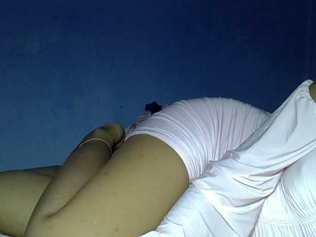 Nickylouama webcam bongacams model stream image