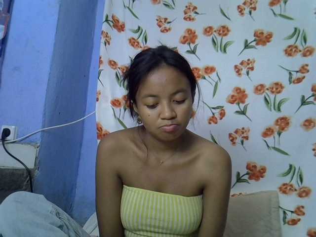 Nickylouama from BongaCams