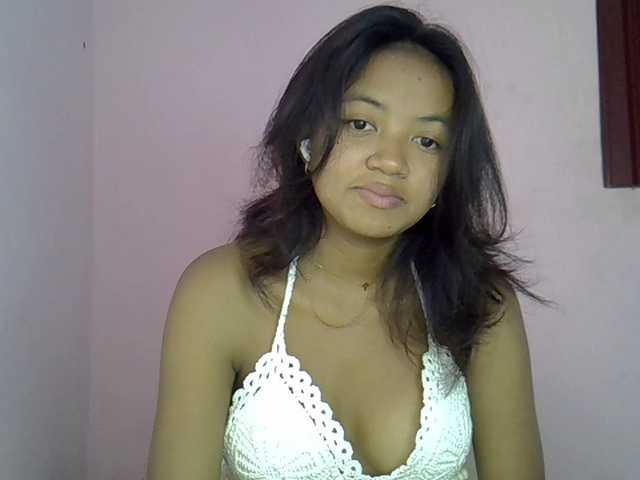 Nickylouama's BongaCams show and profile