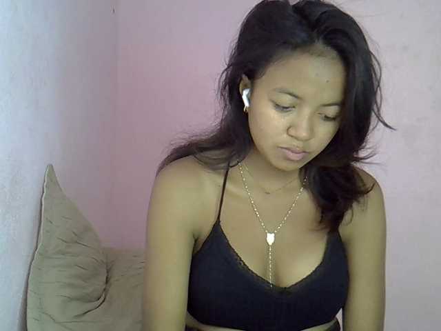 Nickylouama's BongaCams show and profile