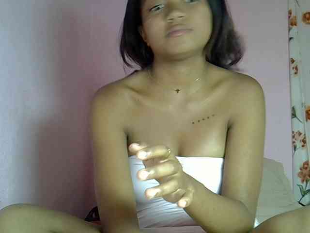 Nickylouama Live Webcam on {site_name}