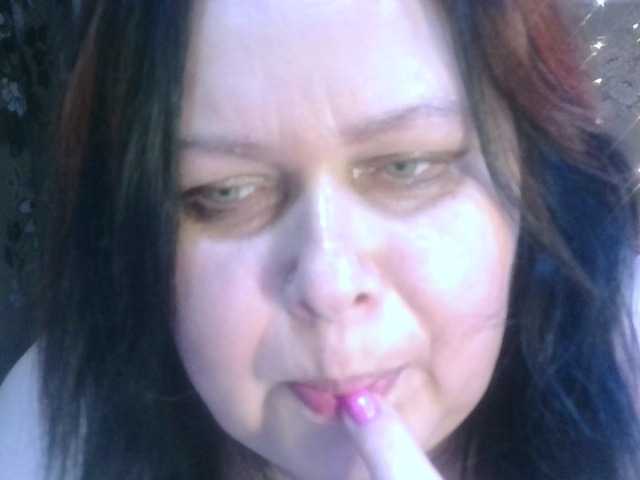 CharleeKendall's BongaCams show and profile