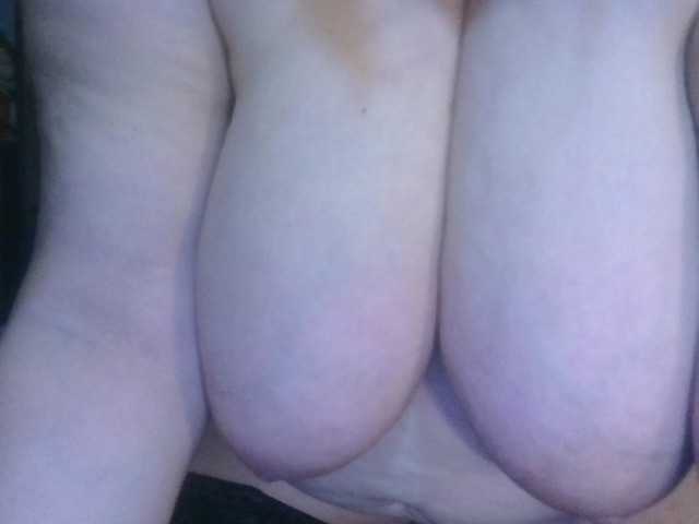 CharleeKendall's BongaCams show and profile