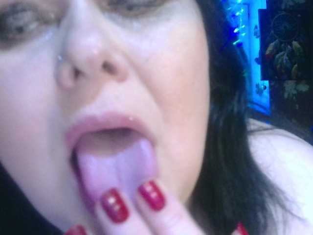 CharleeKendall's BongaCams show and profile