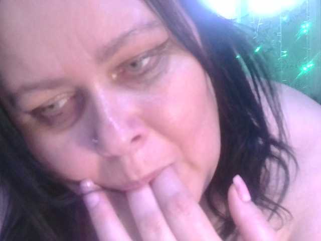 CharleeKendall's BongaCams show and profile