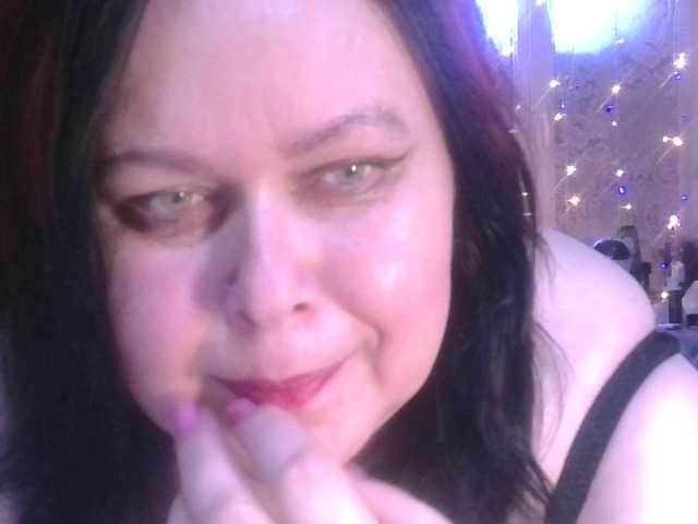 CharleeKendall's BongaCams show and profile