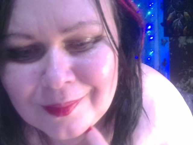 CharleeKendall's BongaCams show and profile