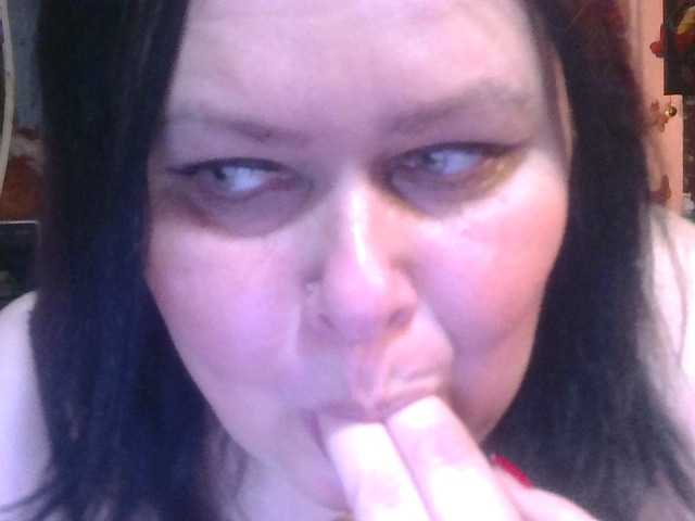 CharleeKendall's BongaCams show and profile