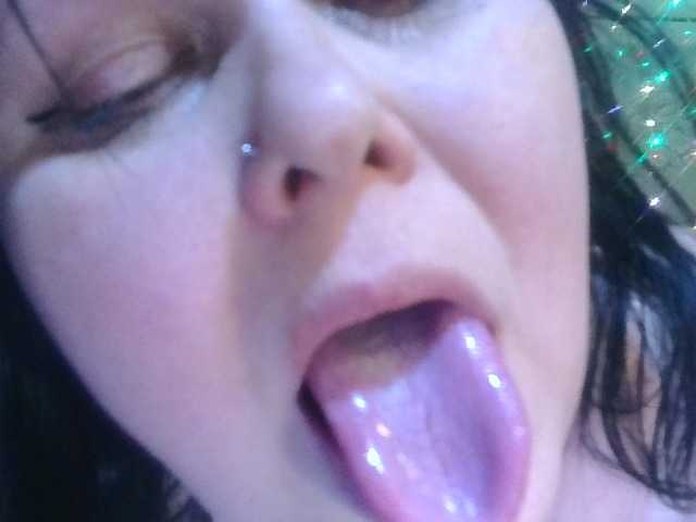 CharleeKendall's BongaCams show and profile