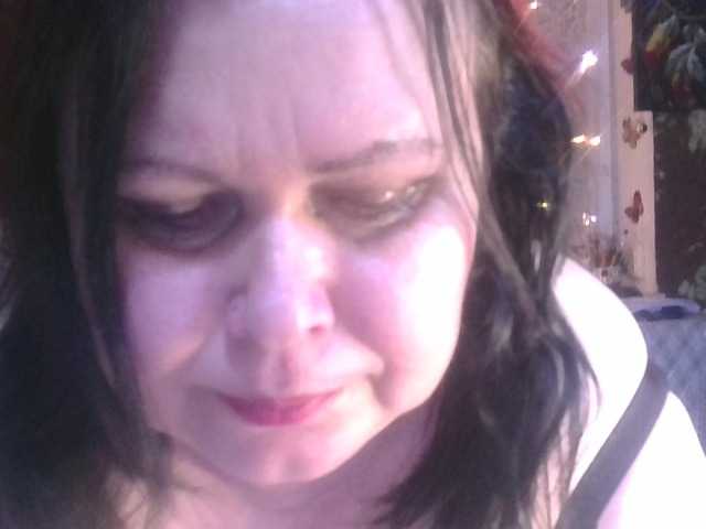 CharleeKendall's BongaCams show and profile