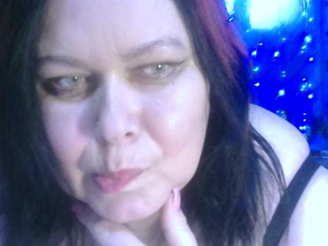 CharleeKendall's BongaCams show and profile